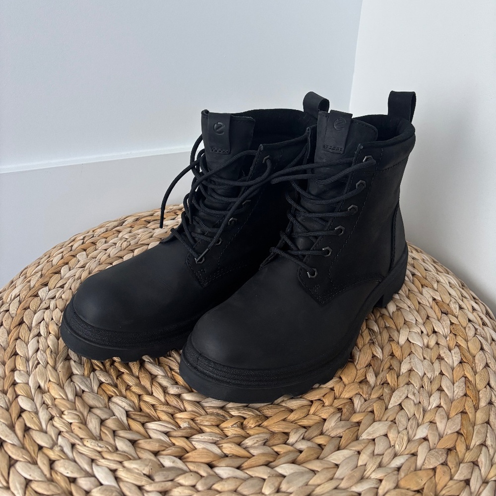 Black Ecco Boots